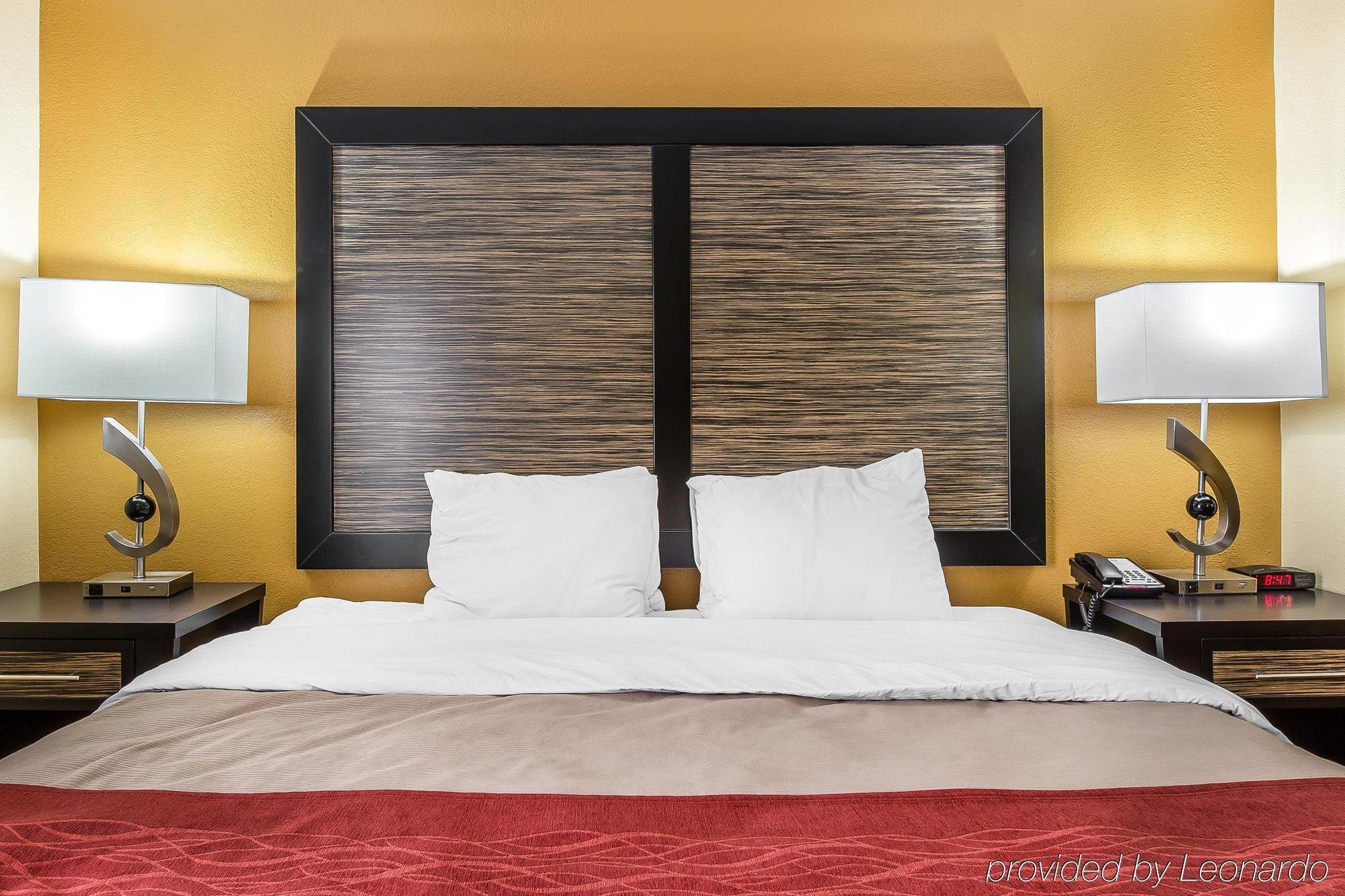 Quality & East Carmichael Rd Hotel