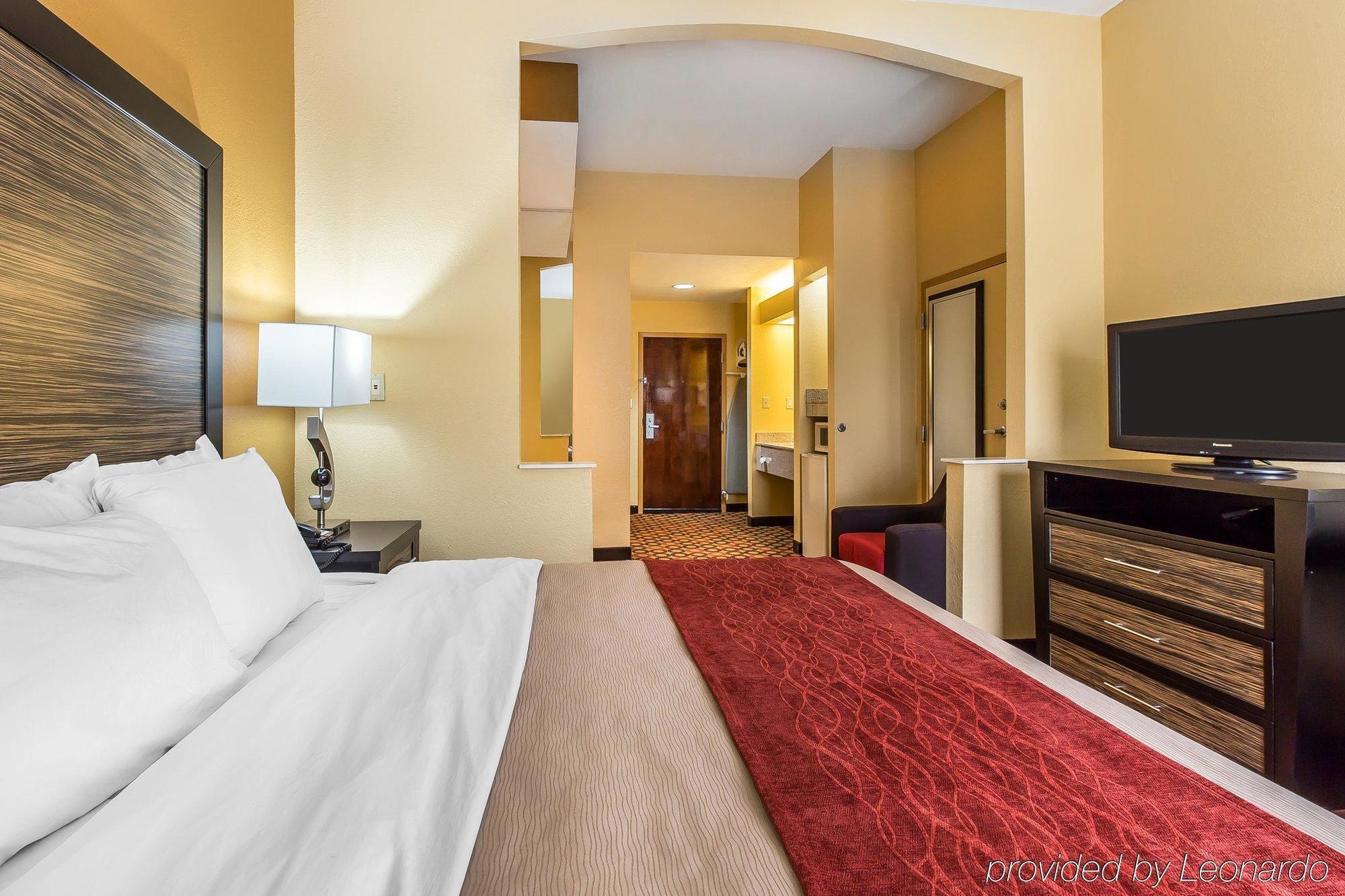 Quality & East Carmichael Rd Hotel