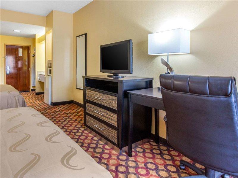 Hotel Quality & East Carmichael Rd Montgomery