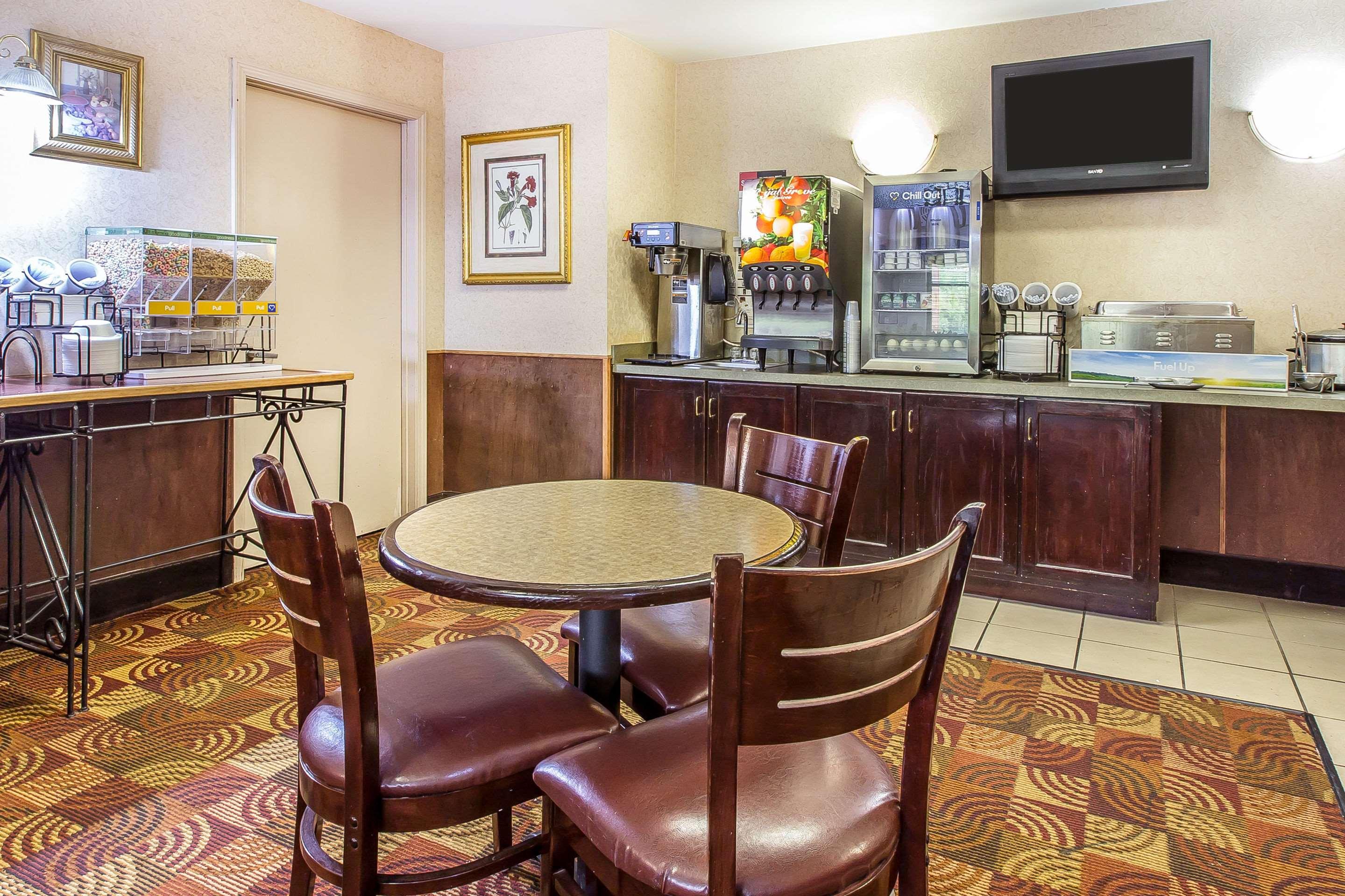 Hotel Quality & East Carmichael Rd Montgomery