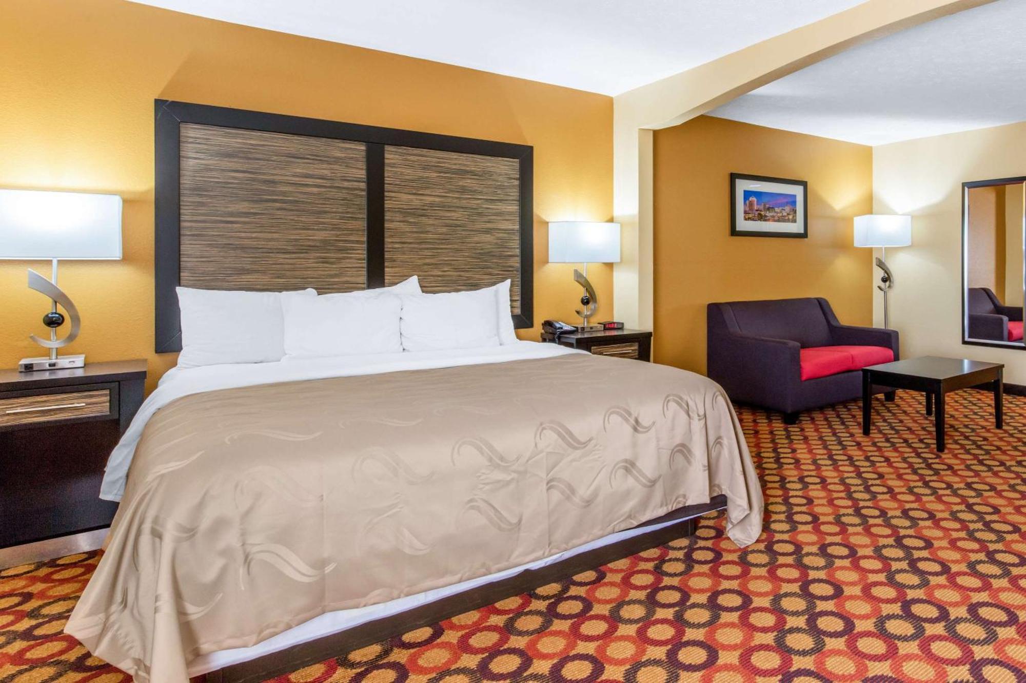Hotel Quality & East Carmichael Rd